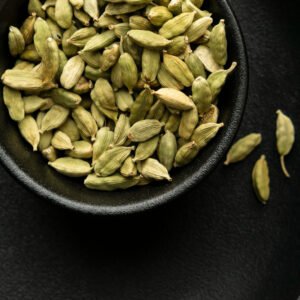 Cardamom (Elaichi – Green & Black)